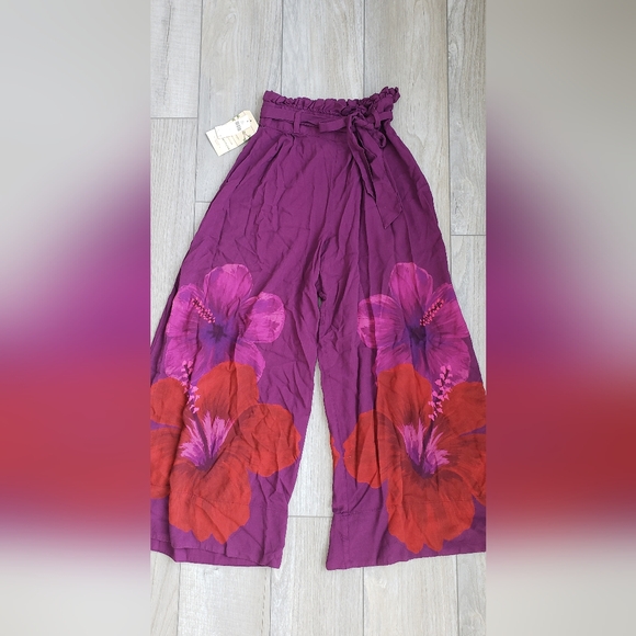 Farm Rio Pants - Picture 7 of 8